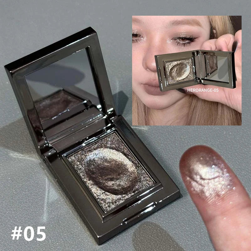 Chameleon Dark Green Eyeshadow Palette, Thin, Easy-to-Apply, Sparkling Pearly, Puree-like Eyeshadow, Illuminating Makeup
